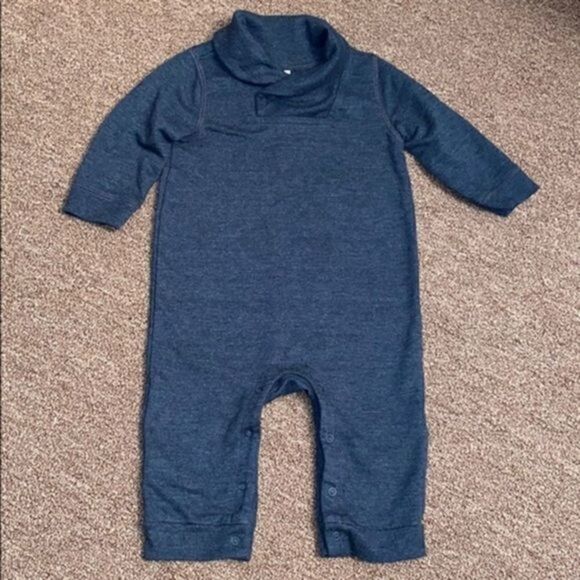 Old navy all in one 6-12 months​​ - Picture 1 of 4